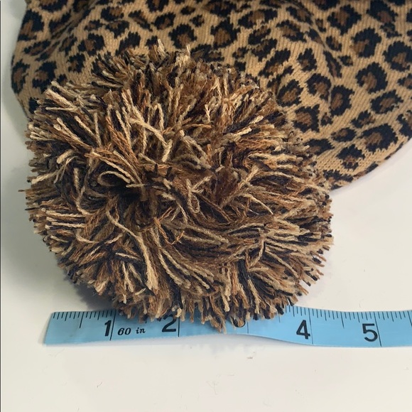 5 ⭐️ Rated Knit Leopard Print Beanie with Pom Pom - Picture 9 of 11